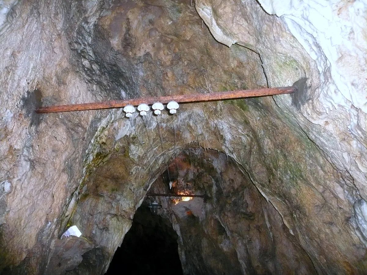 Charlottenhöhle